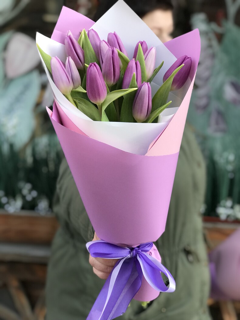 Фиолетовые  тюльпаны 15 шт